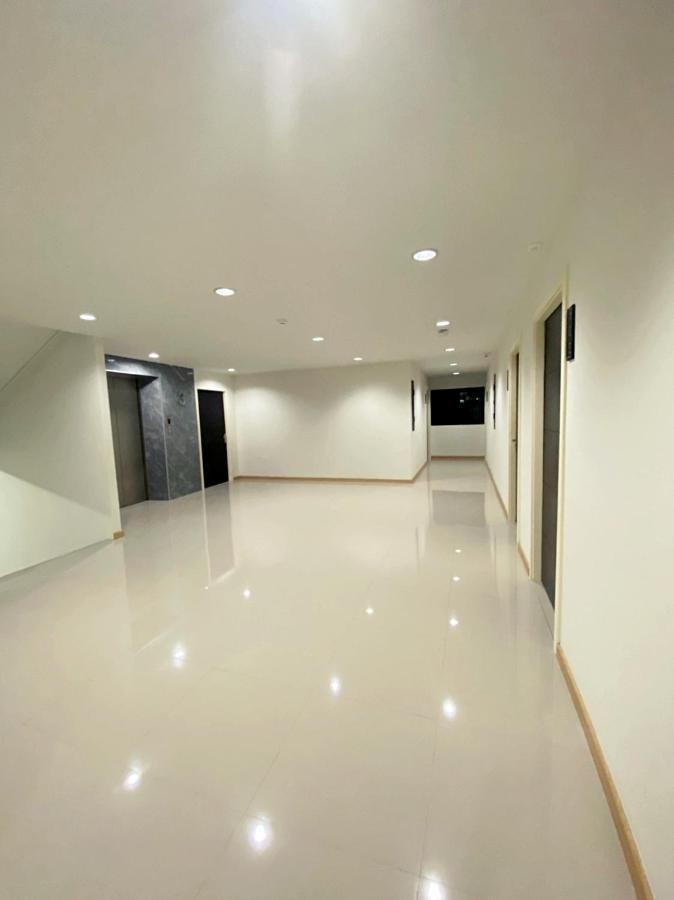 Re Riva Apartment Bangkok Exterior photo