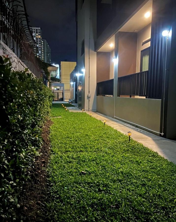 Re Riva Apartment Bangkok Exterior photo